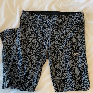 Cropped Nike Drifit Leggings